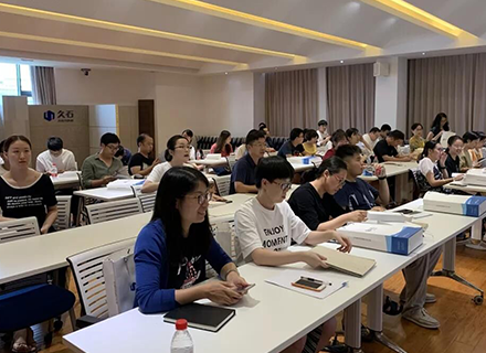 浙江省直建筑設計院久石貼片石專(zhuān)題介紹會(huì )圓滿(mǎn)舉辦